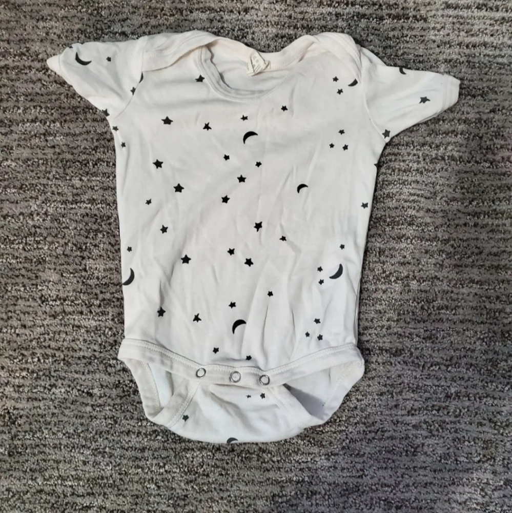 Kate Quinn Onsie